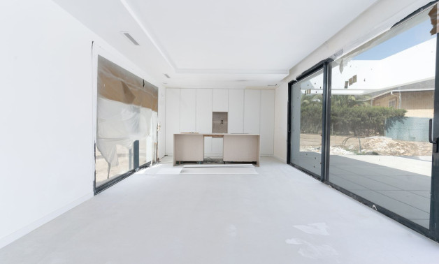 Obra nueva - Chalet independiente -
Orihuela - Calle Los pirineos, 23