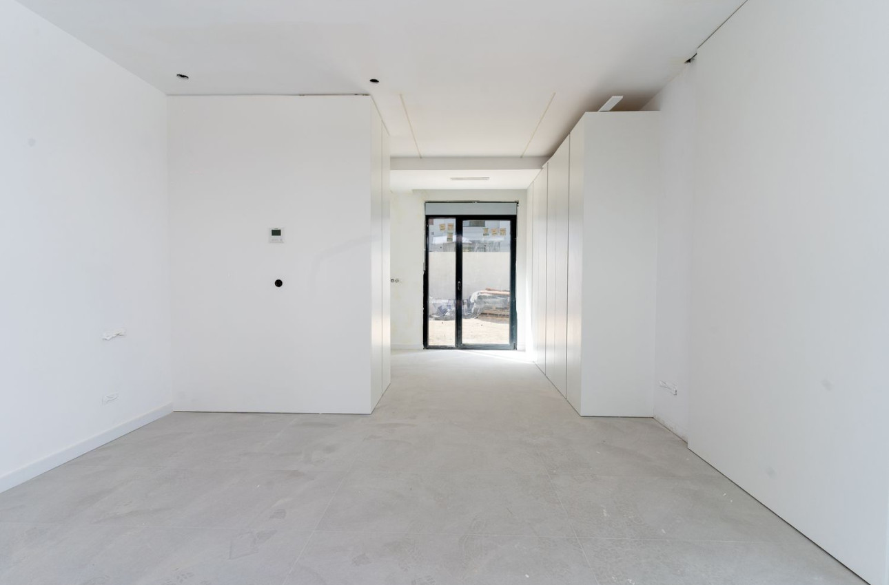 Obra nueva - Chalet independiente -
Orihuela - Calle Los pirineos, 23