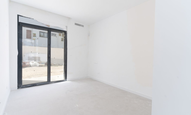 Obra nueva - Chalet independiente -
Orihuela - Calle Los pirineos, 23