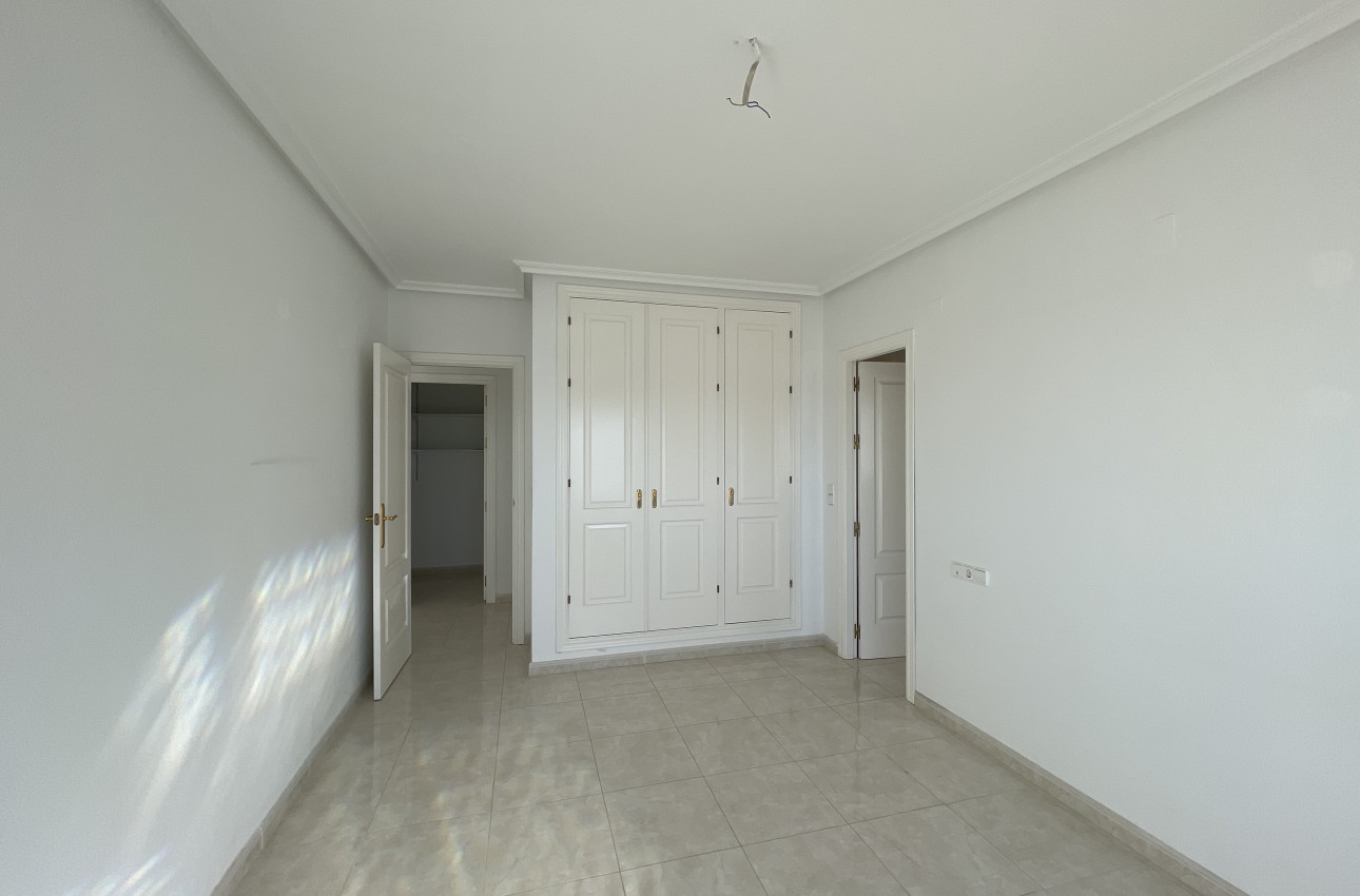 Перепродажа - Bajos -
Orihuela