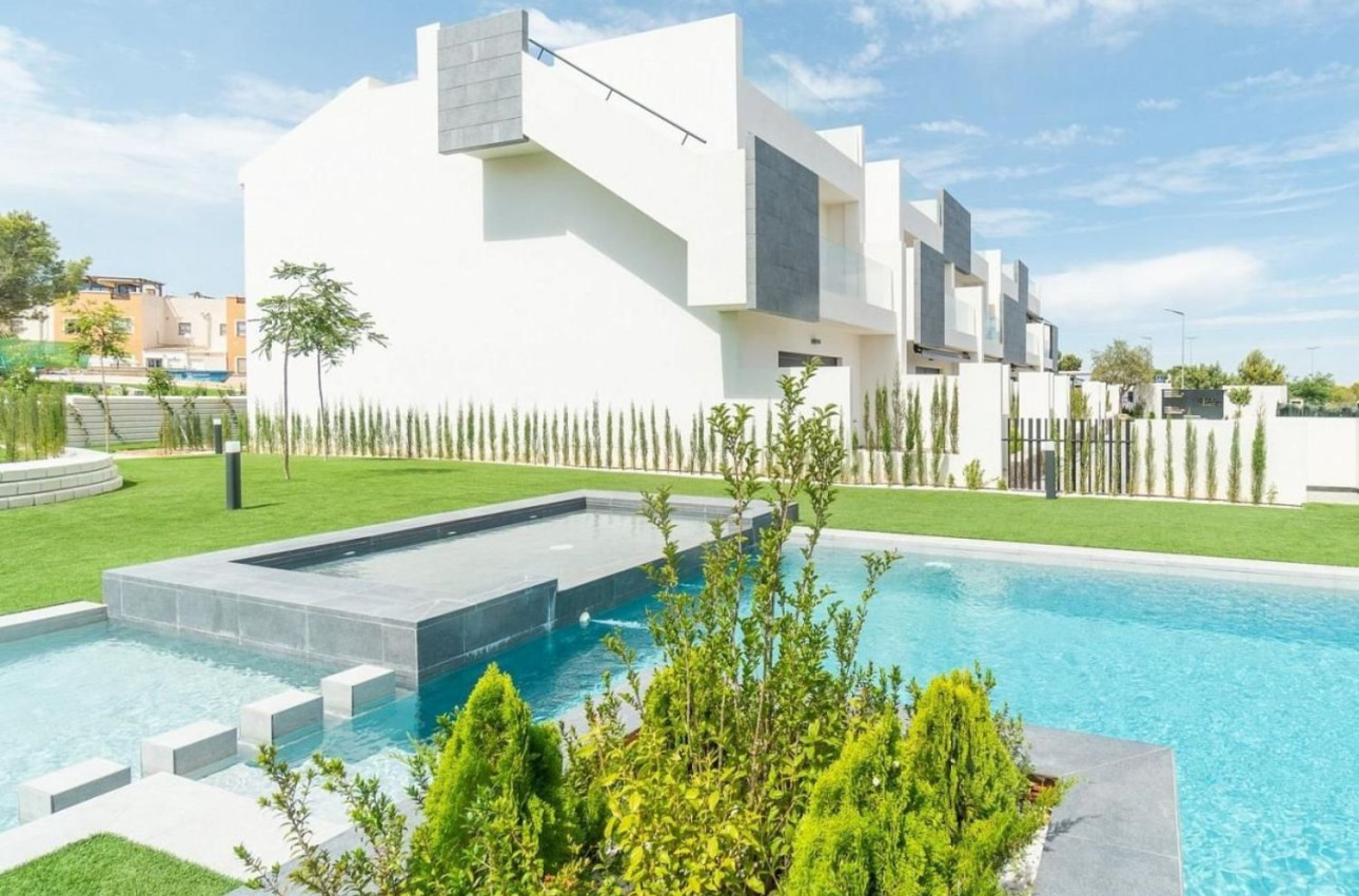 Obra nueva - Áticos -
Torrevieja - 03186