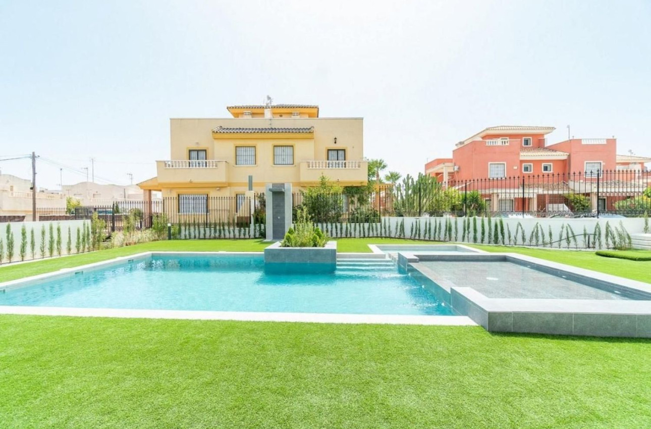 Obra nueva - Áticos -
Torrevieja - 03186