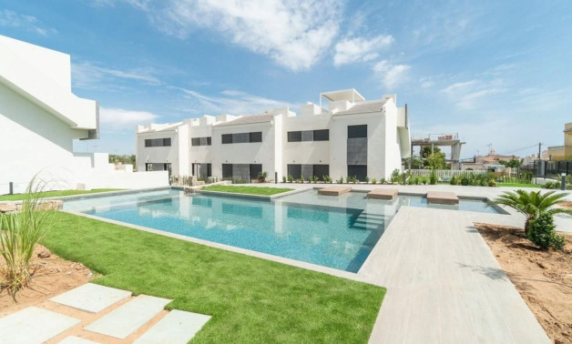 Obra nueva - Áticos -
Torrevieja - 03186