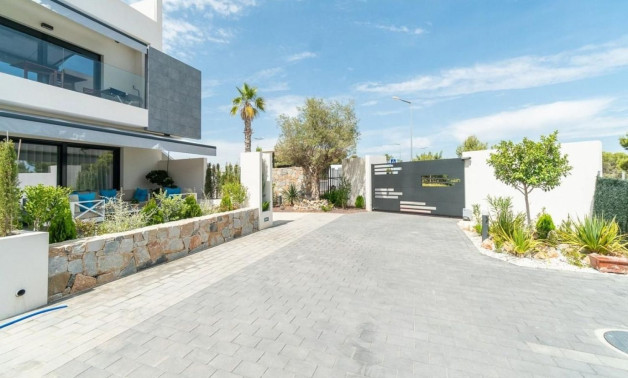 Obra nueva - Bajos -
Torrevieja - 03186