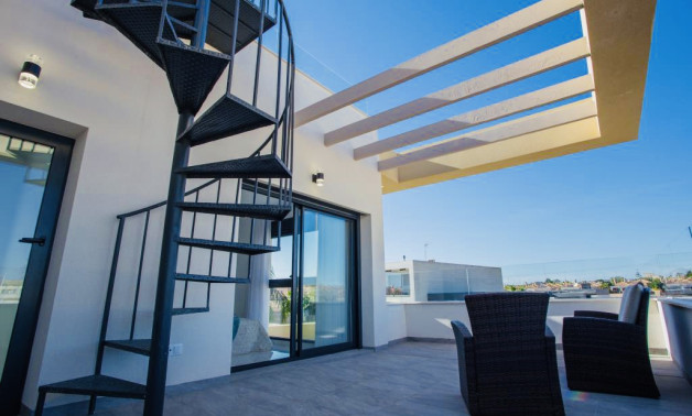 Obra nueva - Chalet independiente -
Los Montesinos - 03187