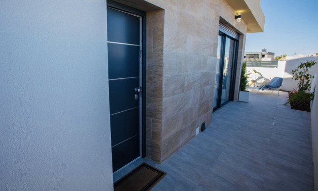 Obra nueva - Chalet independiente -
Los Montesinos - 03187