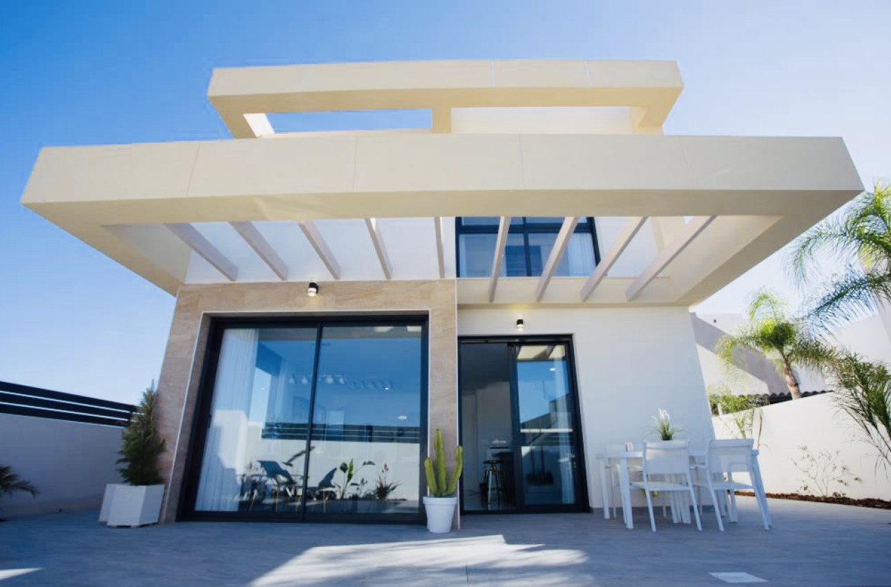 Obra nueva - Chalet independiente -
Los Montesinos - 03187