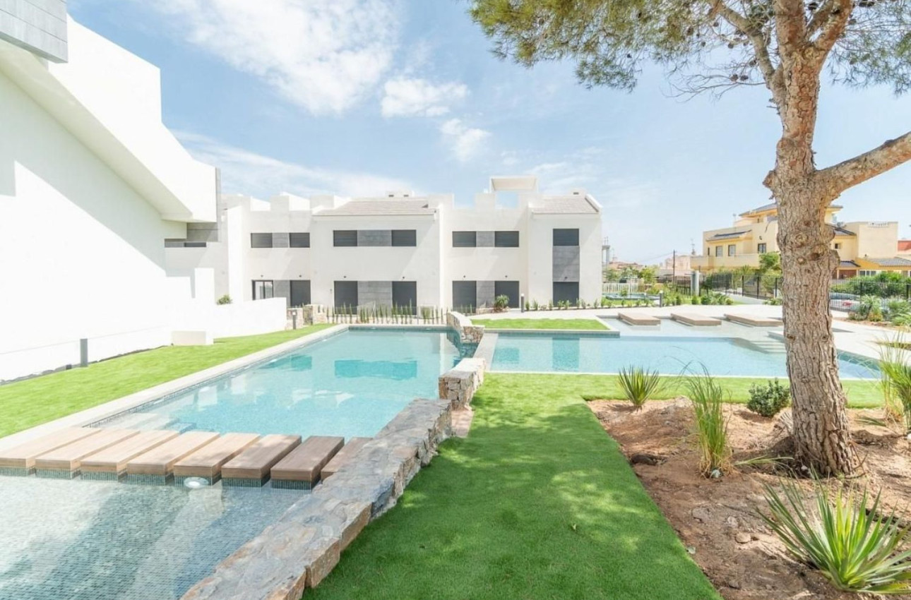Obra nueva - Áticos -
Torrevieja - 03186