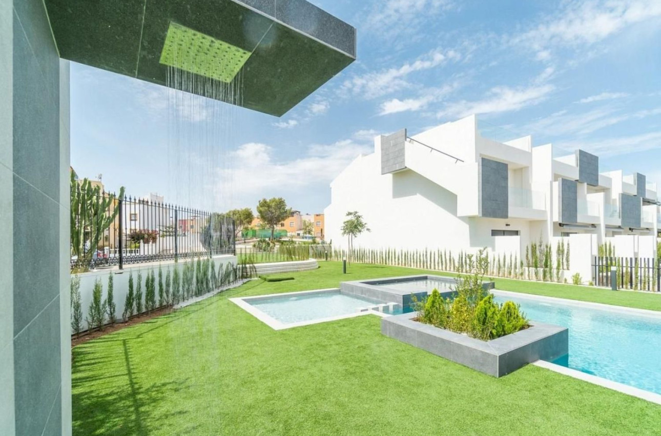 Obra nueva - Áticos -
Torrevieja - 03186