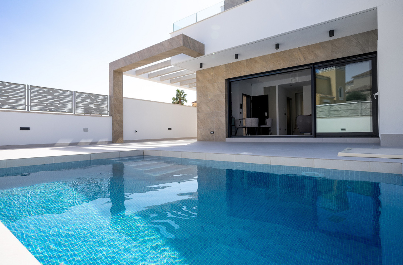 Obra nueva - Villas -
San Miguel de Salinas - 03189