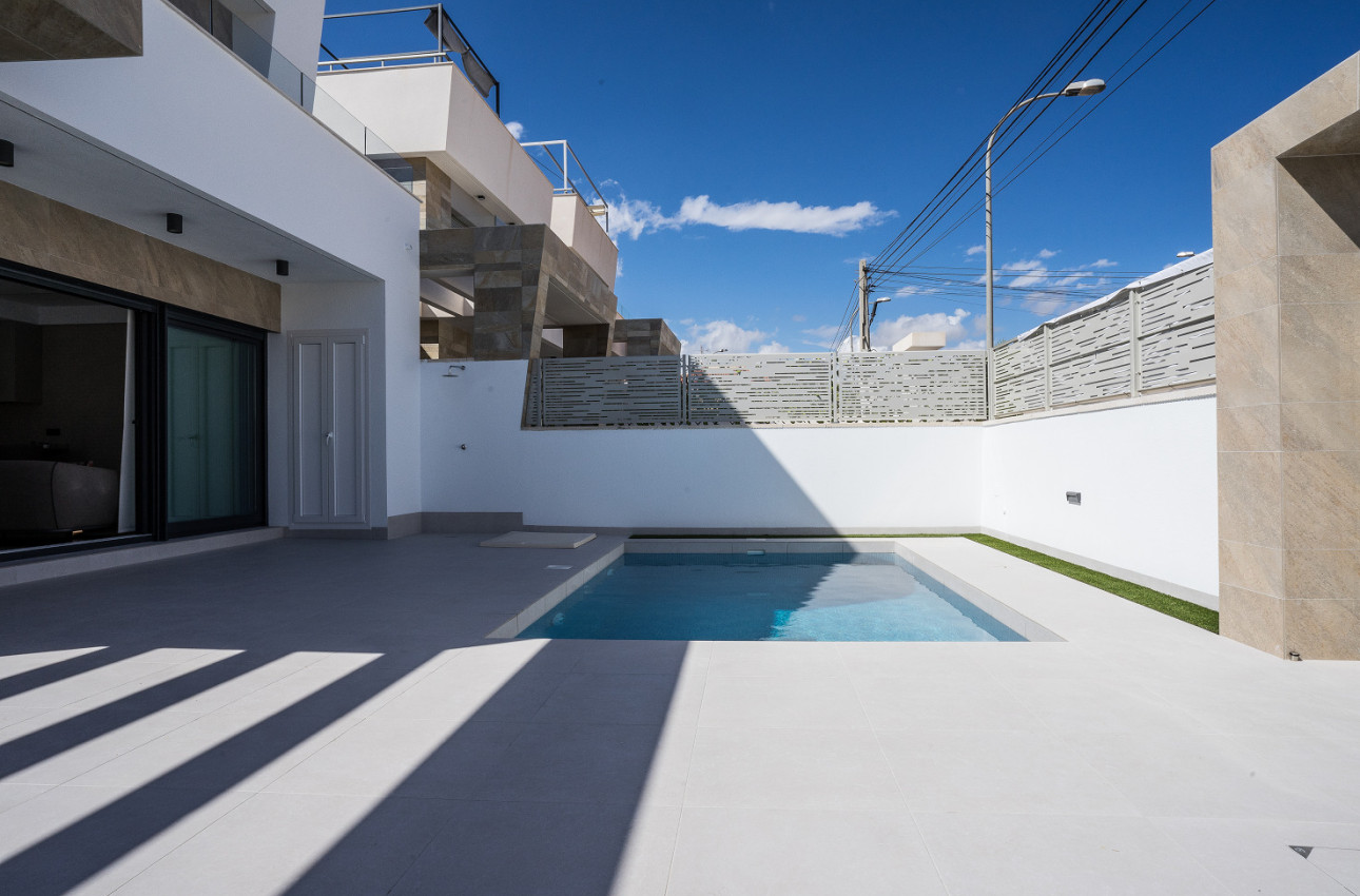 Obra nueva - Villas -
San Miguel de Salinas - 03189
