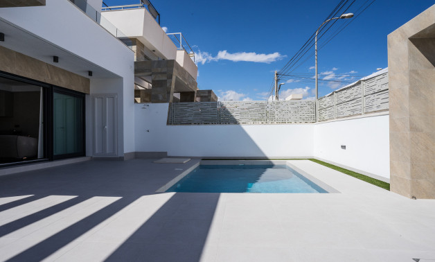 Obra nueva - Villas -
San Miguel de Salinas - 03189