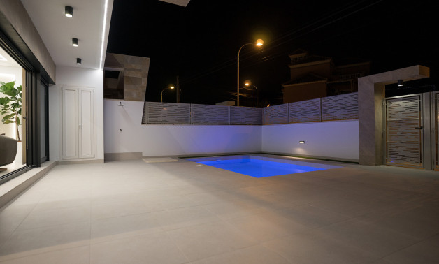 Obra nueva - Villas -
San Miguel de Salinas - 03189