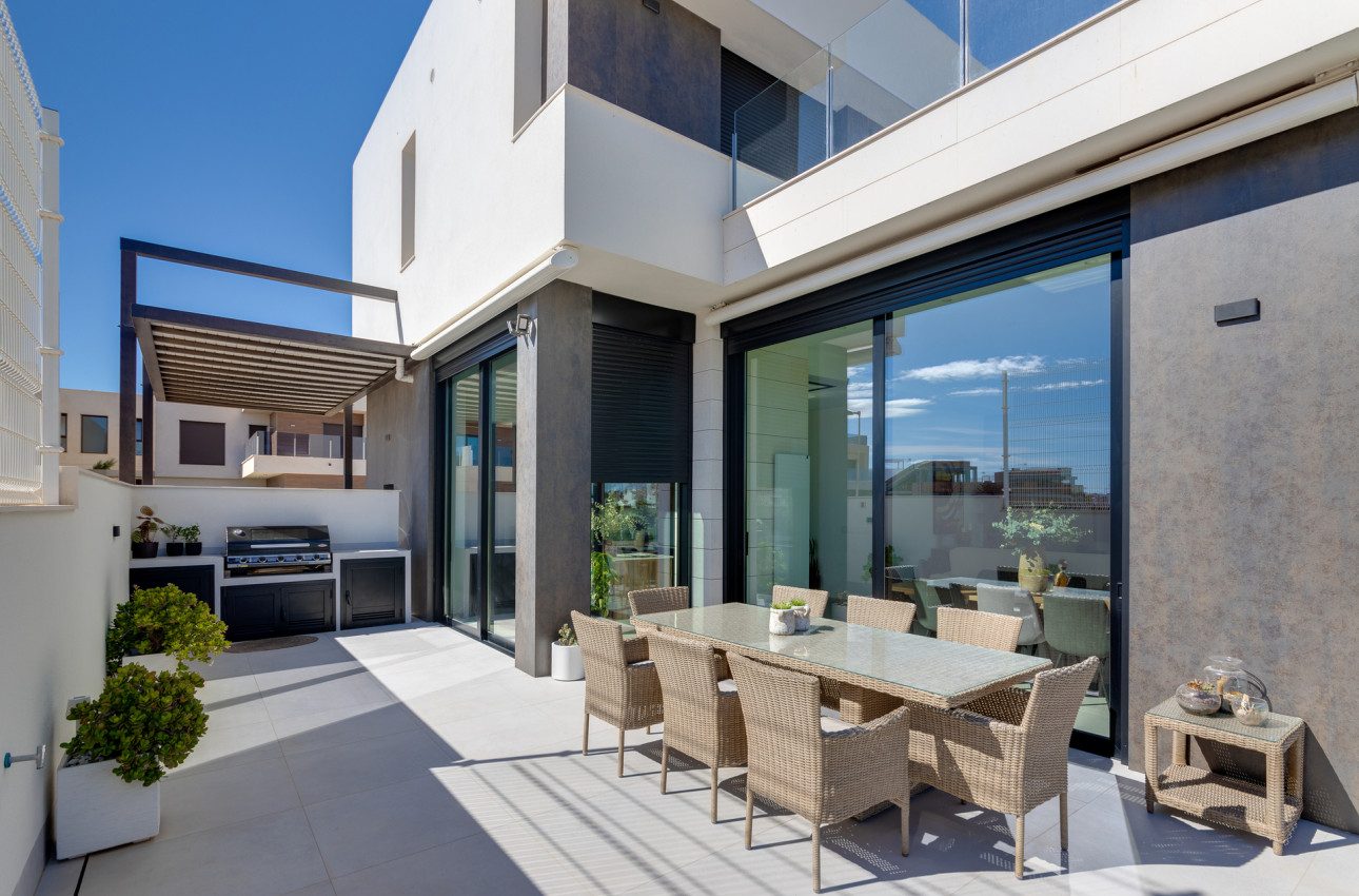New Build - Chalet independiente -
Pilar de la Horadada