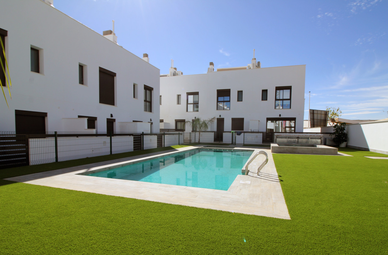 New Build - Adosados -
Pilar de la Horadada
