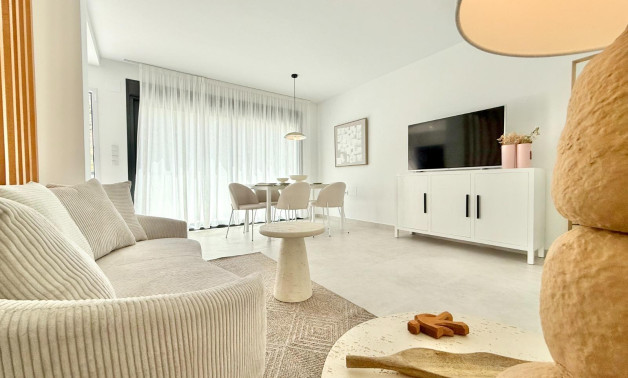 Short Term Rental - Town House -
Cox - San Fernando