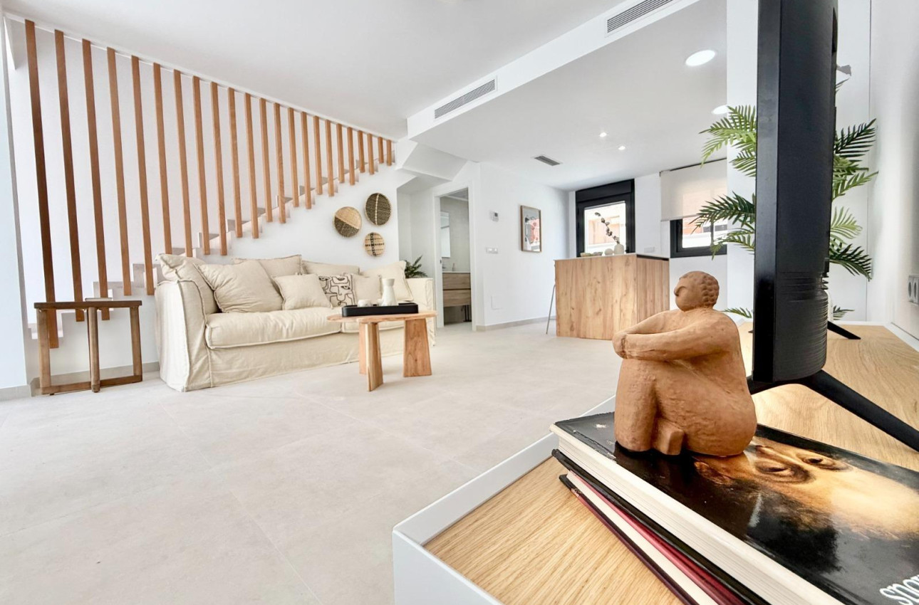 Краткосрочная аренда - Town House -
Cox - San Fernando