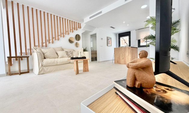 Краткосрочная аренда - Town House -
Cox - San Fernando