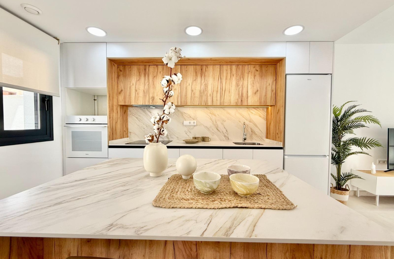 Краткосрочная аренда - Town House -
Cox - San Fernando