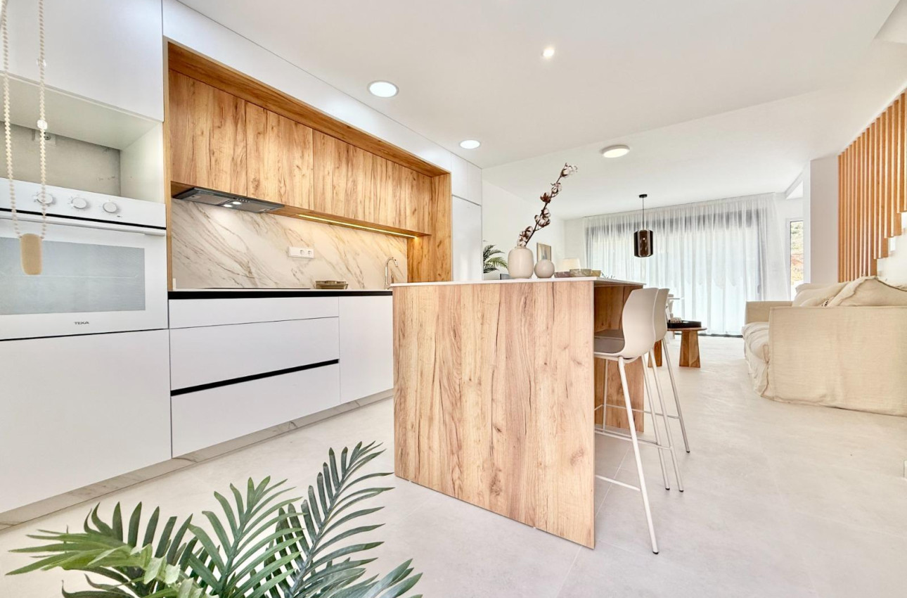 Краткосрочная аренда - Town House -
Cox - San Fernando