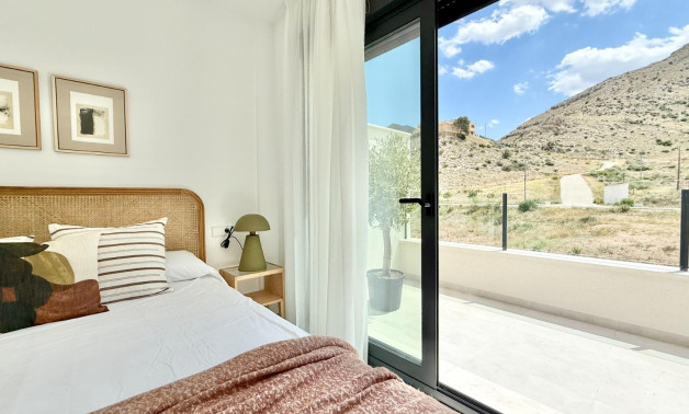 Краткосрочная аренда - Town House -
Cox - San Fernando