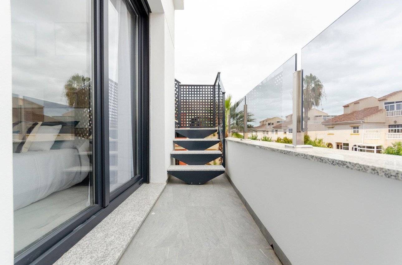 Short Term Rental - Villa -
Torrevieja - Torretas