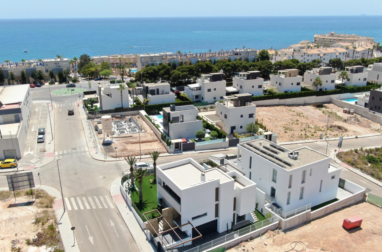 Alquiler a corto plazo - Villa -
Orihuela Costa - Campoamor