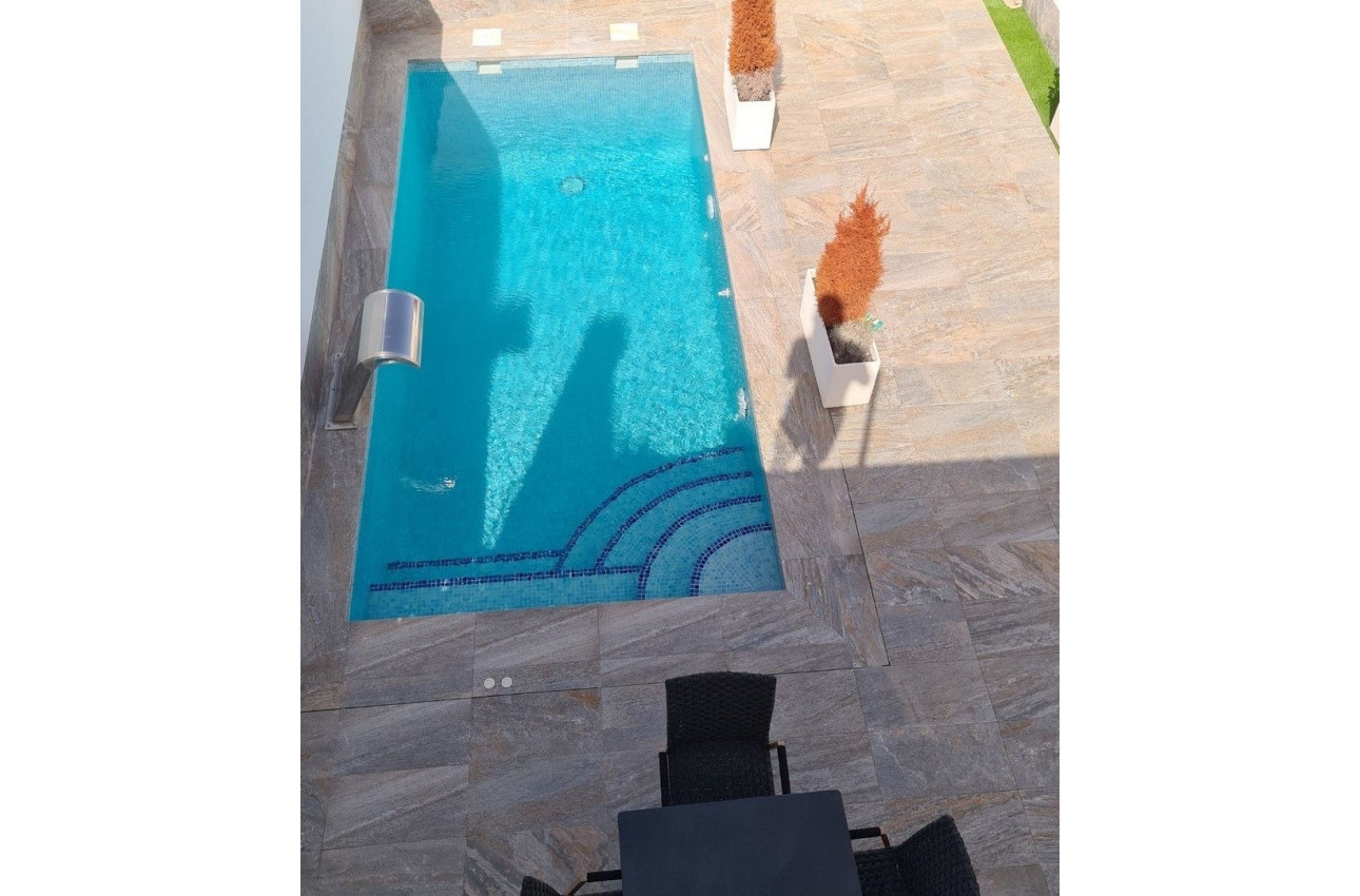 Short Term Rental - Town House -
Avileses