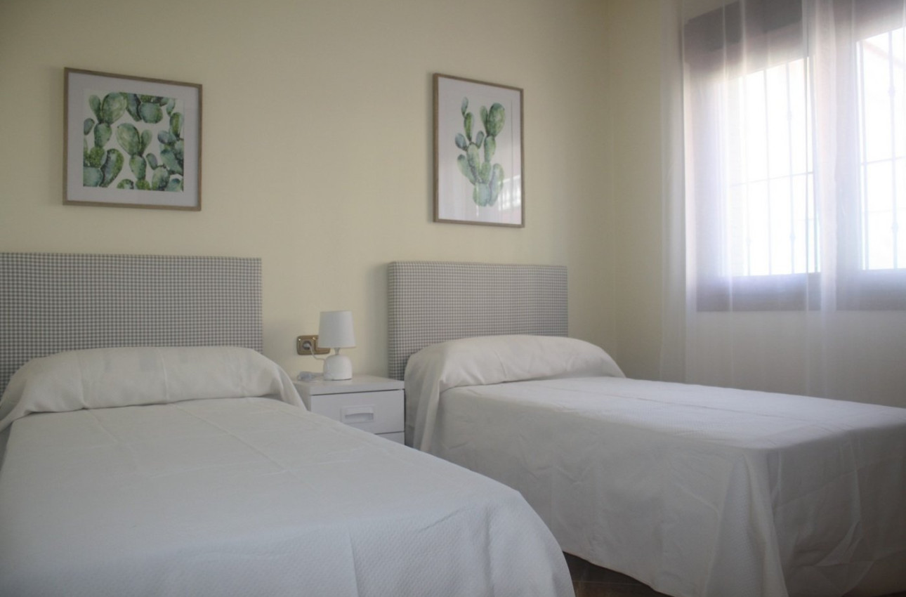 Краткосрочная аренда - Villa -
Torrevieja - Los Altos