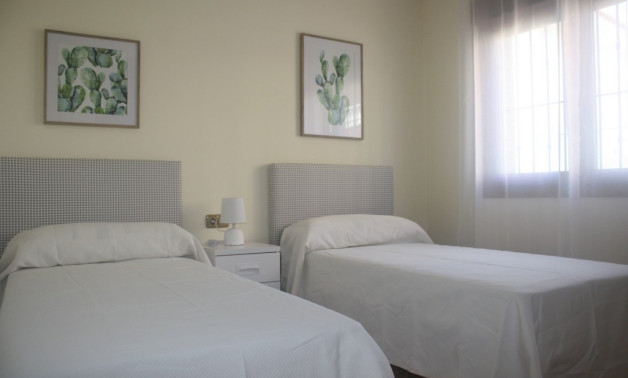 Краткосрочная аренда - Villa -
Torrevieja - Los Altos