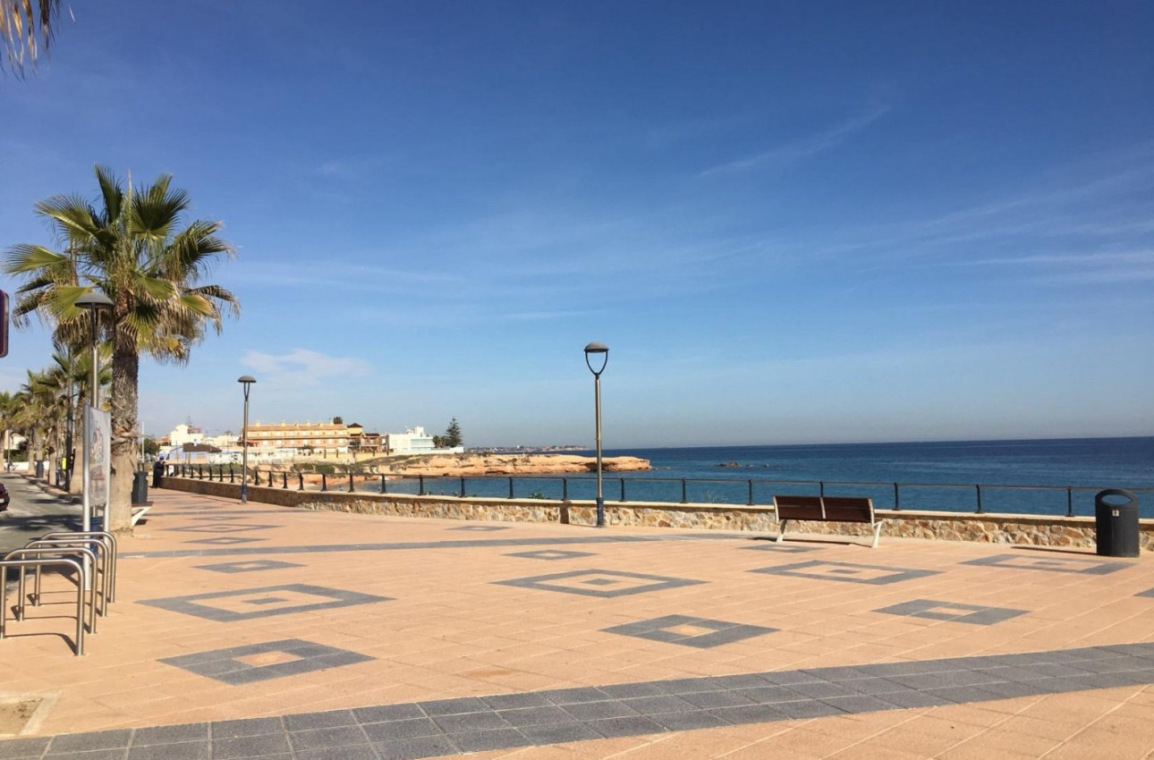 Short Term Rental - Villa -
Pilar de la Horadada - pueblo