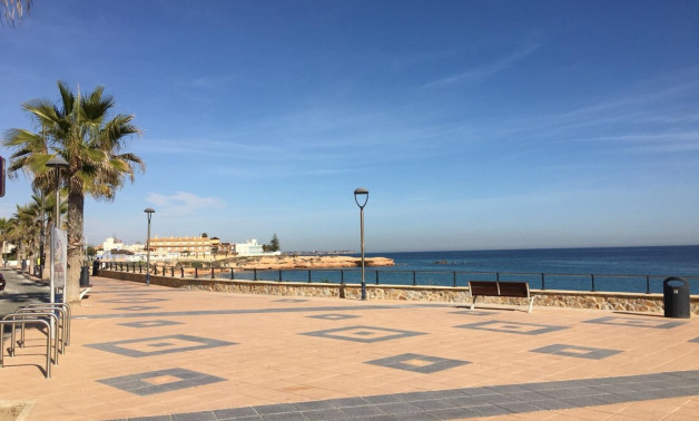 Short Term Rental - Villa -
Pilar de la Horadada - pueblo