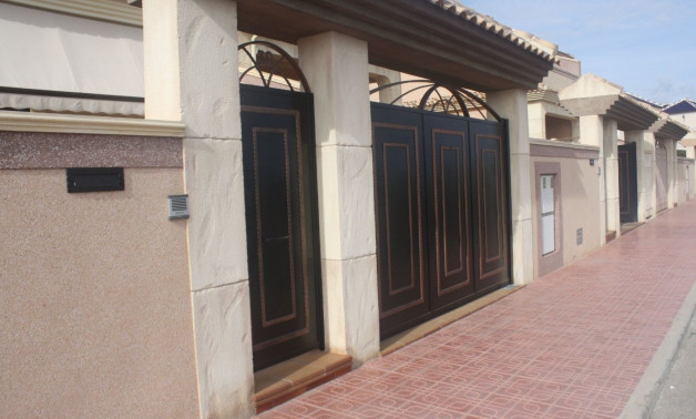 Краткосрочная аренда - Town House -
Torrevieja - Los Altos