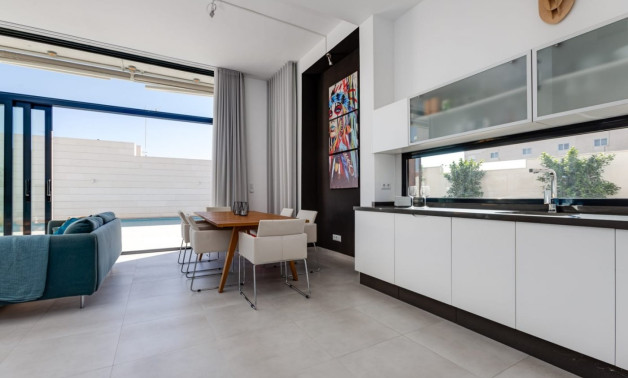 Alquiler a corto plazo - Villa -
Pilar de la Horadada - pueblo