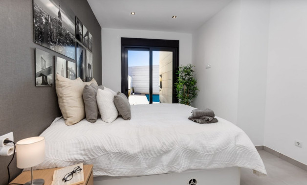 Alquiler a corto plazo - Villa -
Pilar de la Horadada - pueblo