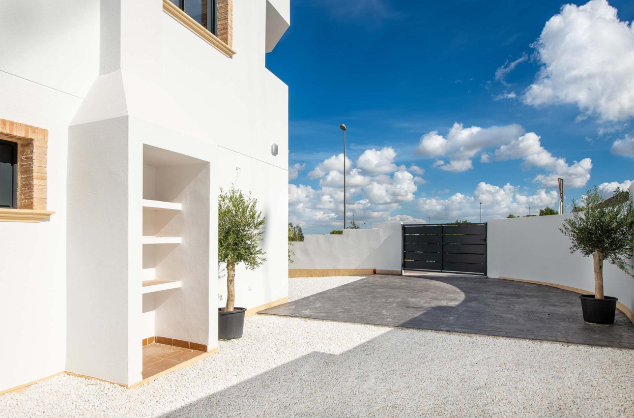 Short Term Rental - Town House -
Cox - San Fernando