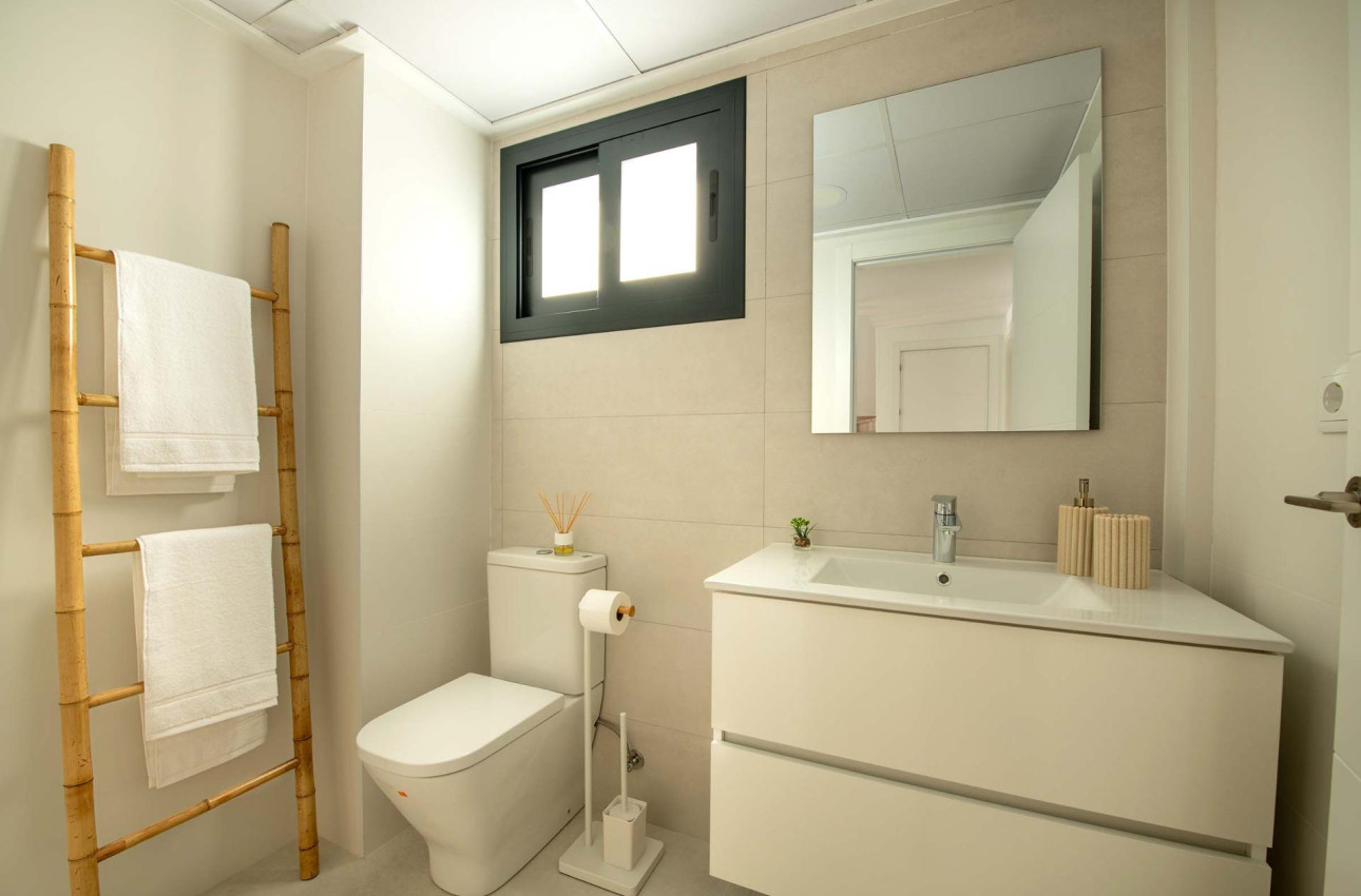 Short Term Rental - Town House -
Cox - San Fernando