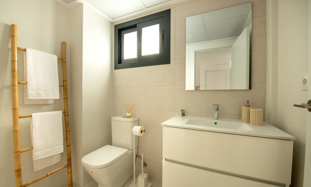 Short Term Rental - Bungalow -
Cox - San Fernando