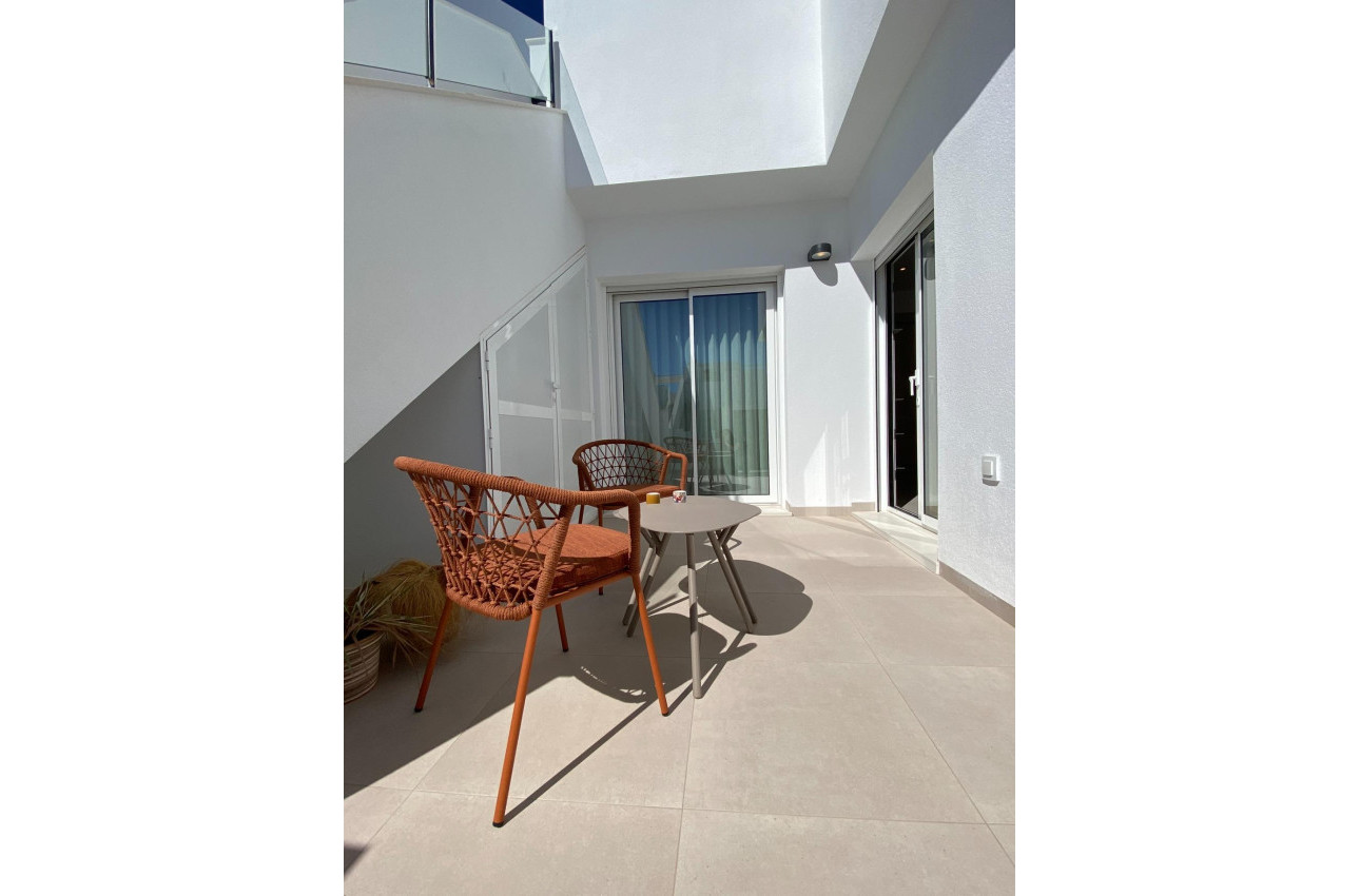 Alquiler a corto plazo - Bungalow -
Pilar de la Horadada - pueblo