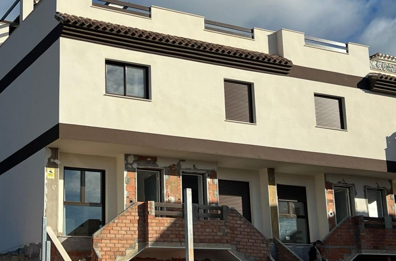 New Build - Town House -
La Union - centro