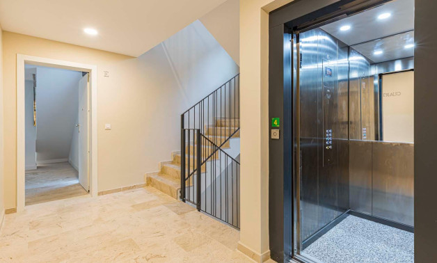 Obra nueva - Ático -
Murcia - Centro