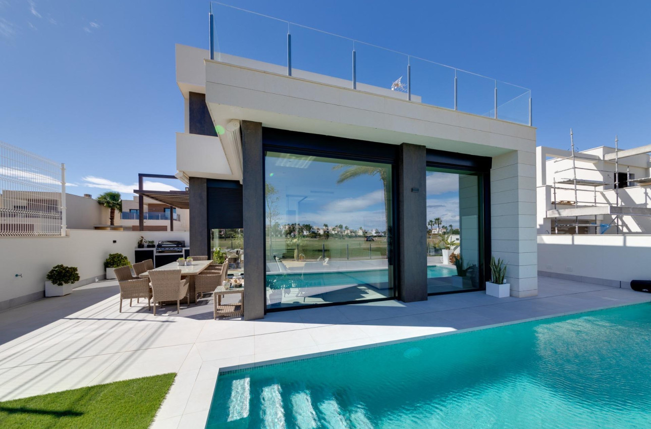 Obra nueva - Villa -
Pilar de la Horadada - Roda Golf