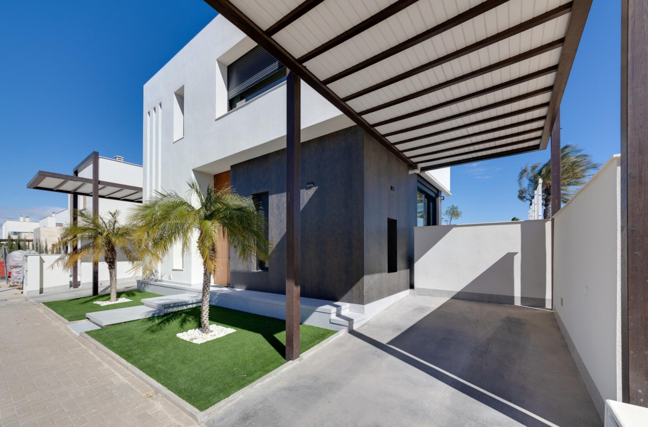 Obra nueva - Villa -
Pilar de la Horadada - Roda Golf