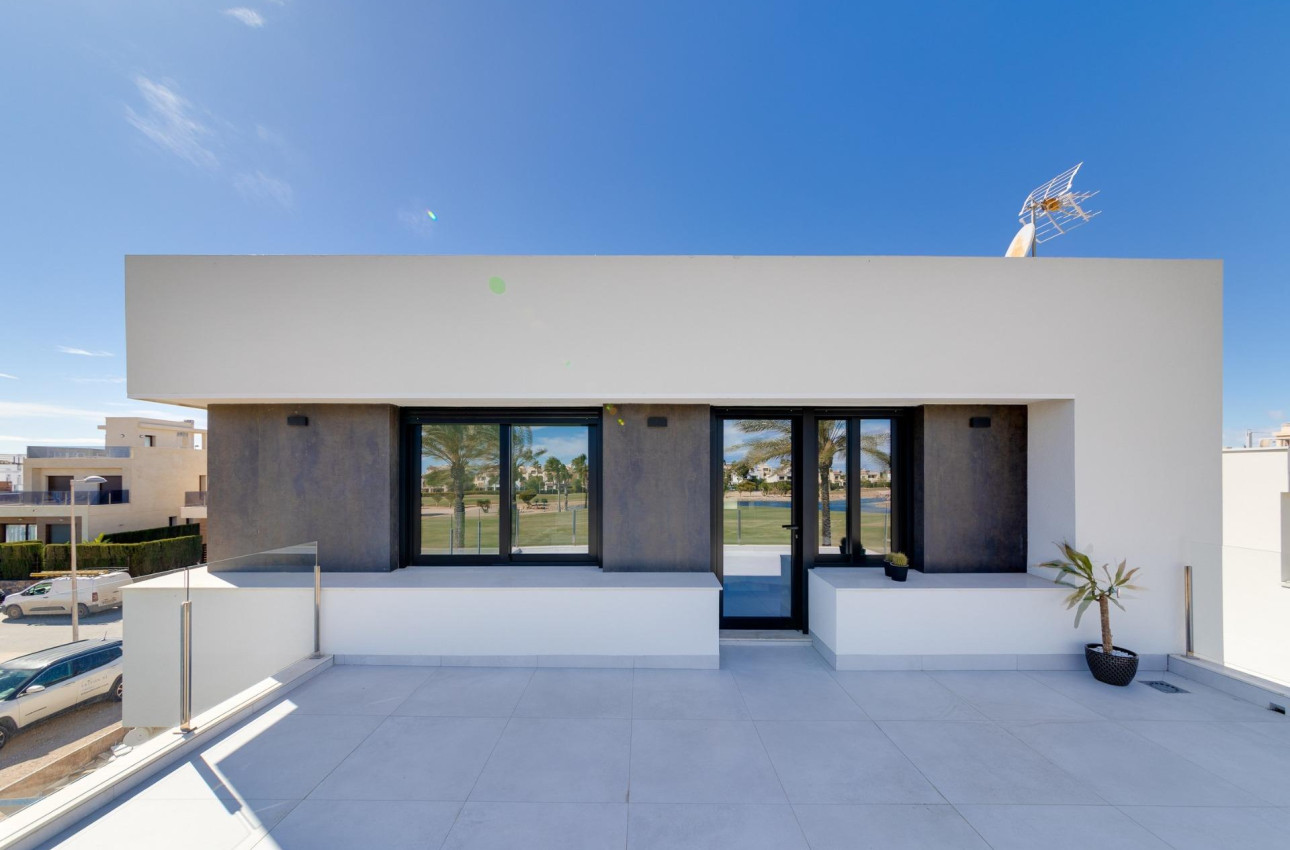 Obra nueva - Villa -
Pilar de la Horadada - Roda Golf
