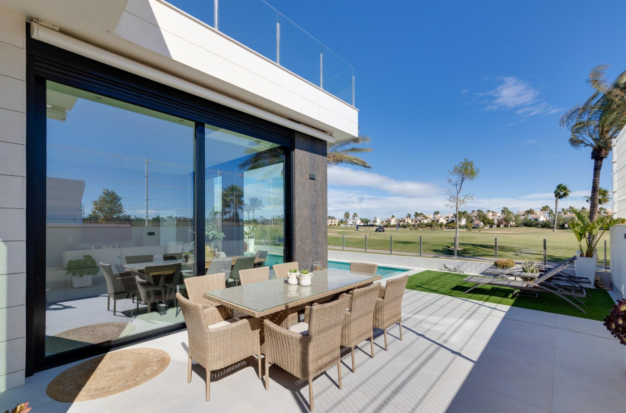 Obra nueva - Villa -
Pilar de la Horadada - Roda Golf