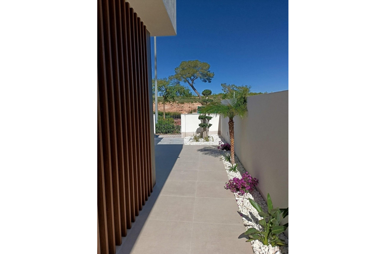 Obra nueva - Villa -
Pilar de la Horadada - Roda Golf