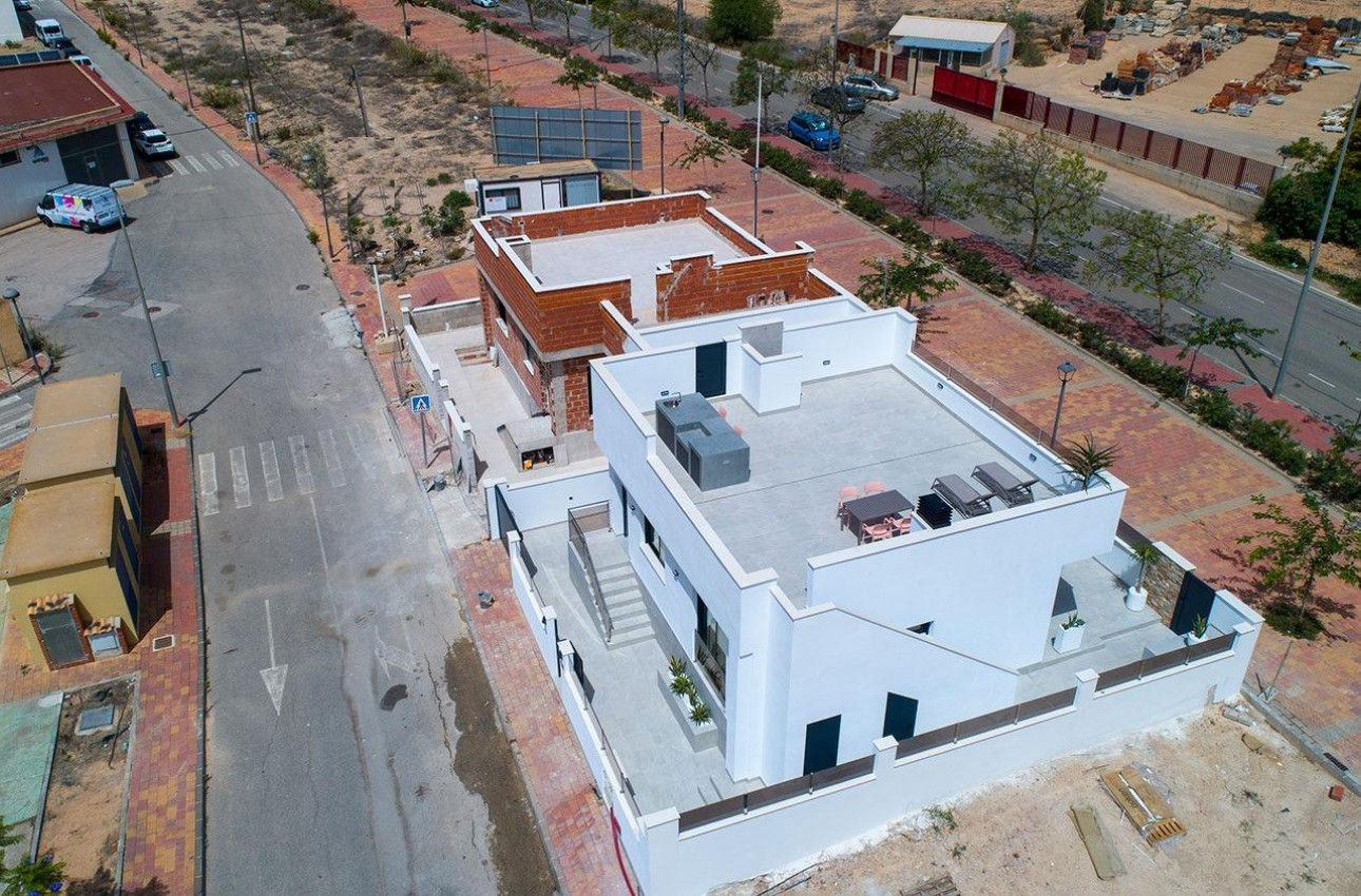 Obra nueva - Villa -
Sucina