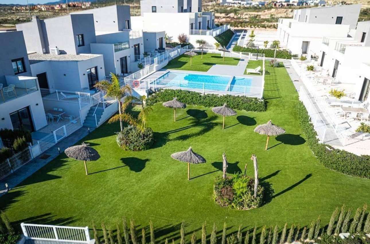 Obra nueva - Town House -
Baños y Mendigo - Altaona Golf