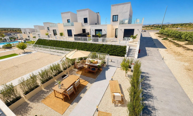Obra nueva - Town House -
Baños y Mendigo - Altaona Golf