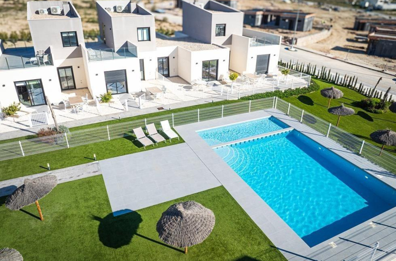 Obra nueva - Town House -
Baños y Mendigo - Altaona Golf